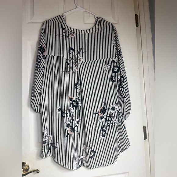 Black Rainn Plus Size y2k 3/4th button back long sleeve tunic top size 3x - Picture 7 of 9